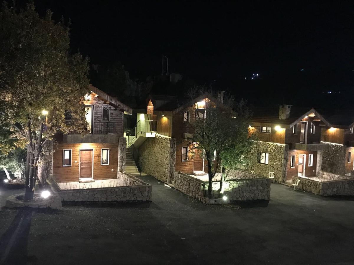 Villars Mayrouba Esterno foto