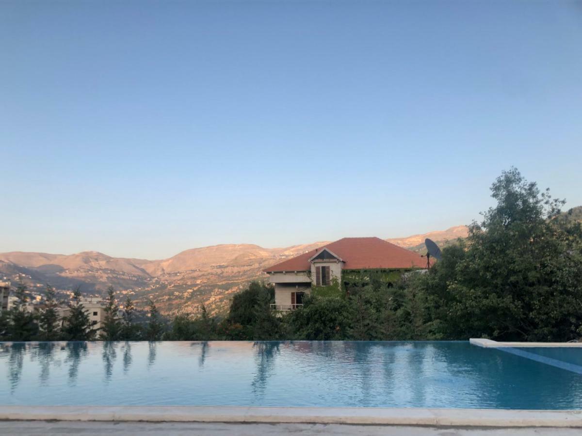 Villars Mayrouba Esterno foto